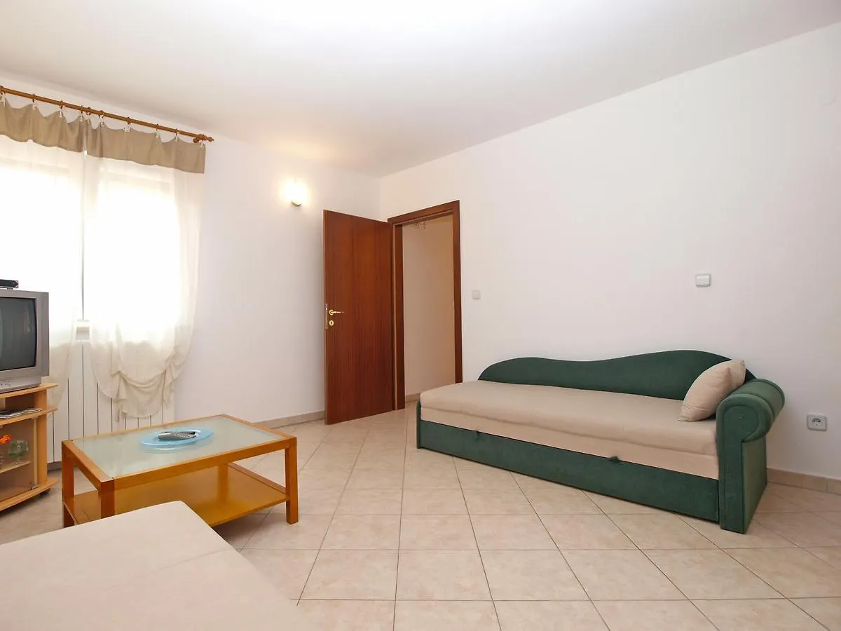 Apartment Alma 1600 プーラ